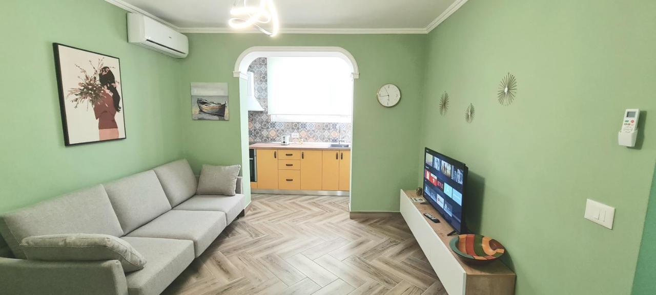 Apartamento 2V1 - Blloku Zy Tirana Exterior foto