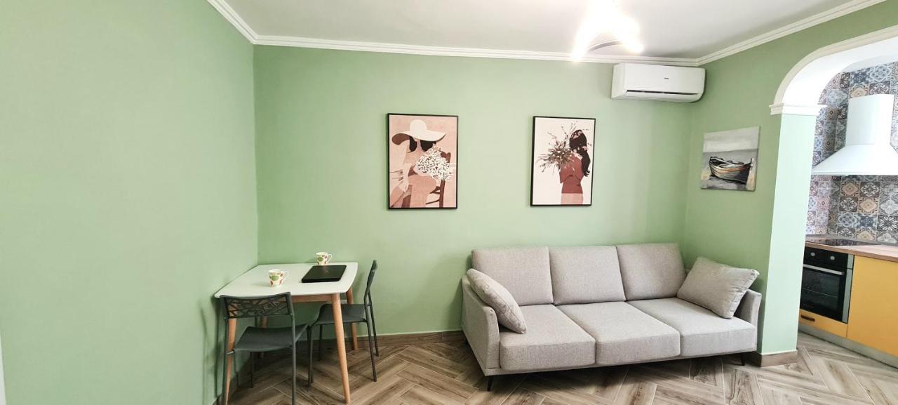 Apartamento 2V1 - Blloku Zy Tirana Exterior foto