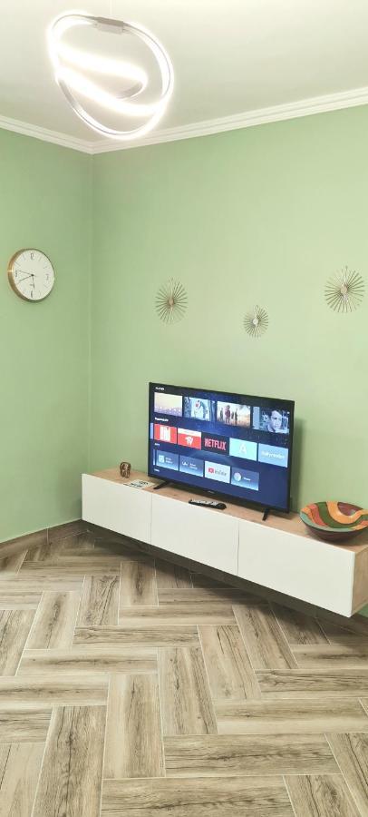 Apartamento 2V1 - Blloku Zy Tirana Exterior foto