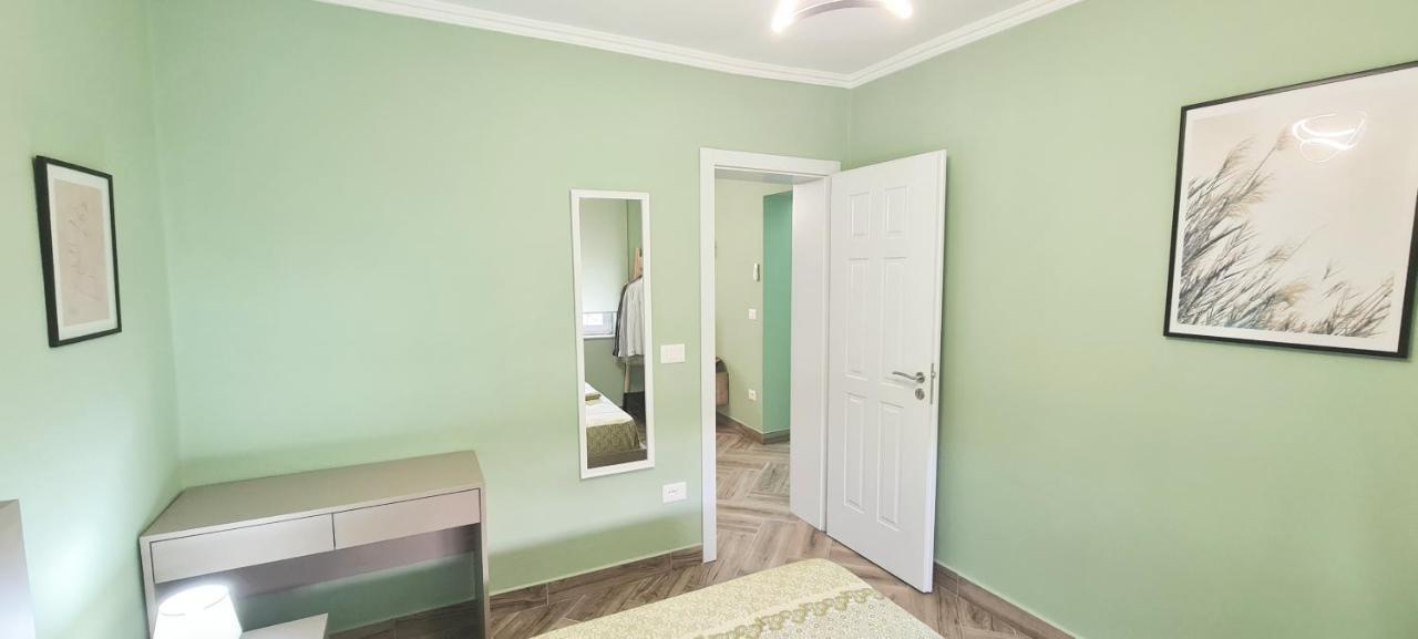 Apartamento 2V1 - Blloku Zy Tirana Exterior foto